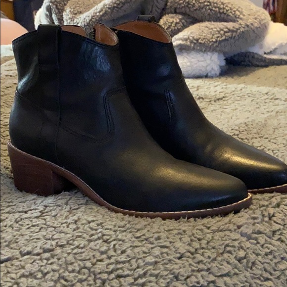Madewell Shoes - Madewell leather ankle cowboy boots